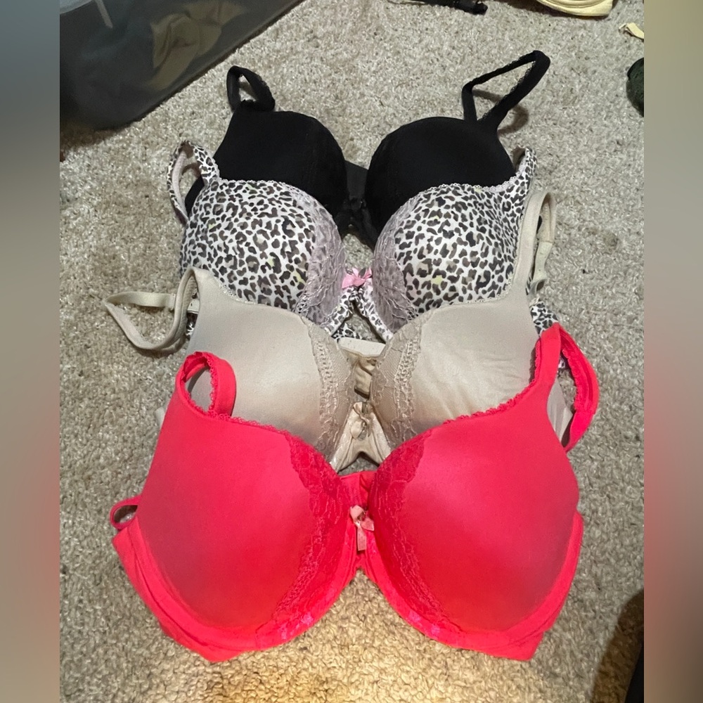 Four Victoria’s Secret Body By Victoria Padded Perfect Coverage 34D bras